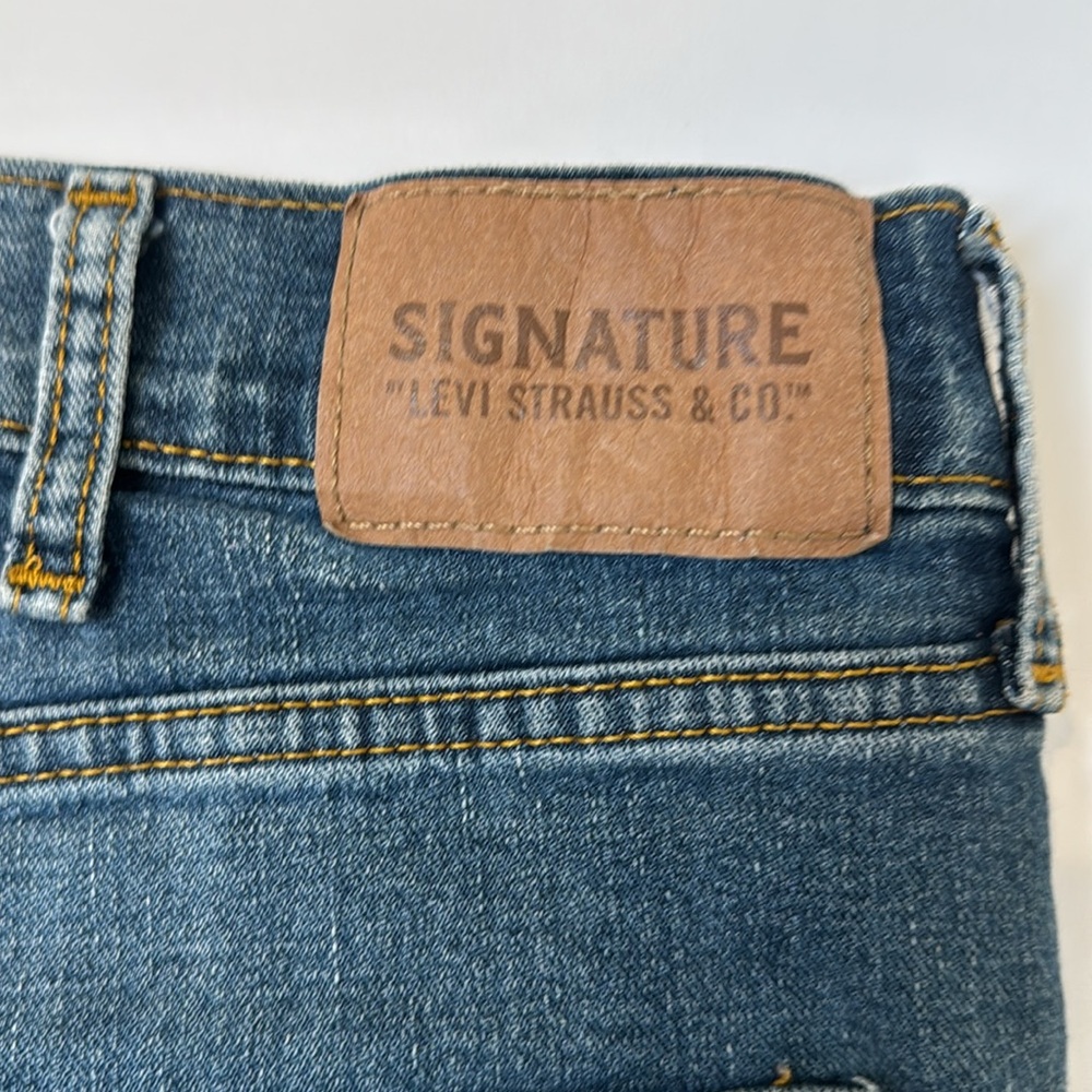 Levi’s Signature Men’s Jean 38/28 S51 Straight Blue Distressed - Picture 3 of 8